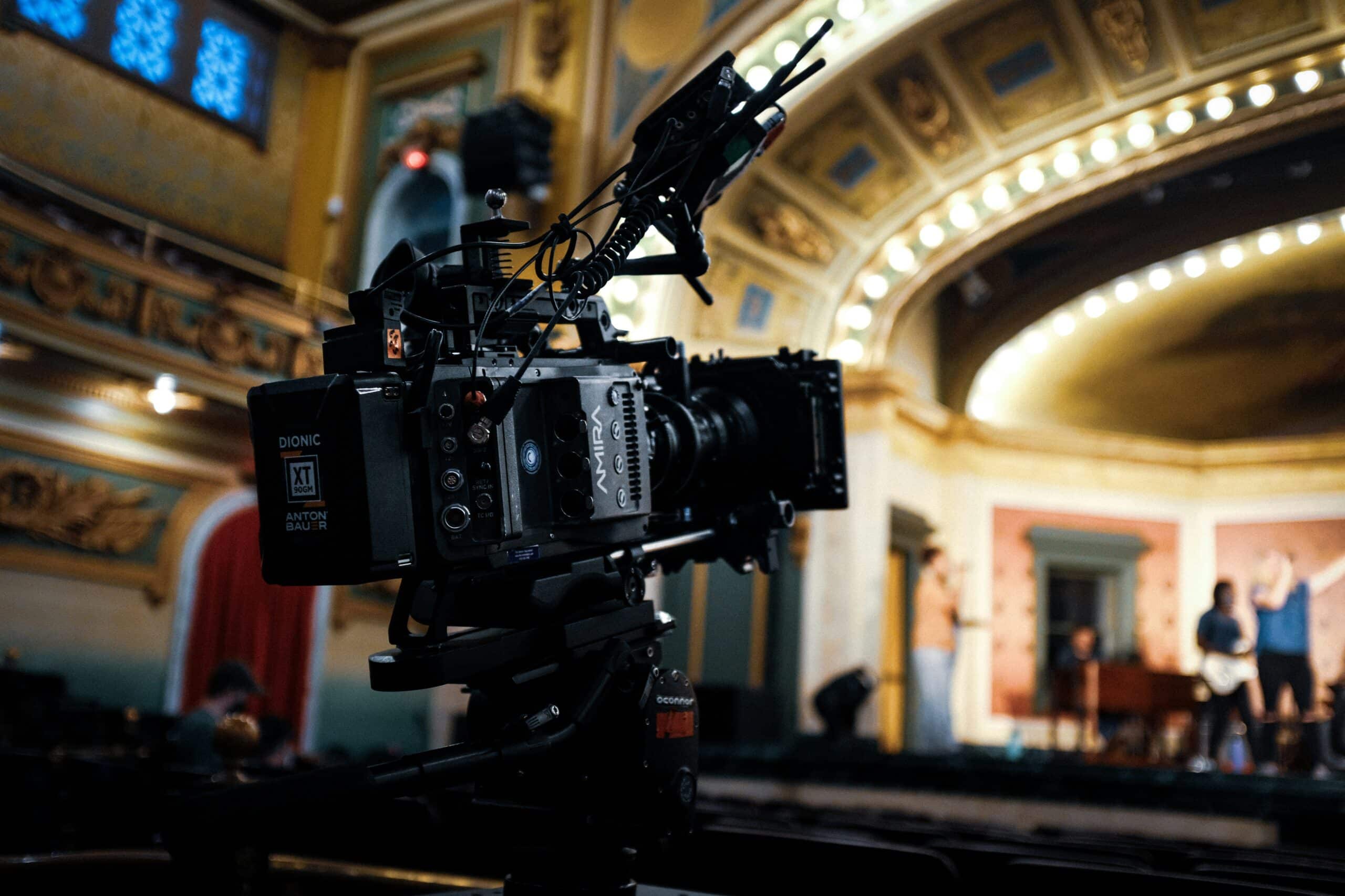 Television production set — representing Courteney Cox's career